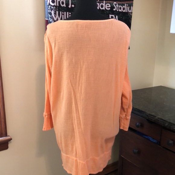 Bandolino tunic top in peach with beautiful embroidered design sizeXL - Picture 4 of 9